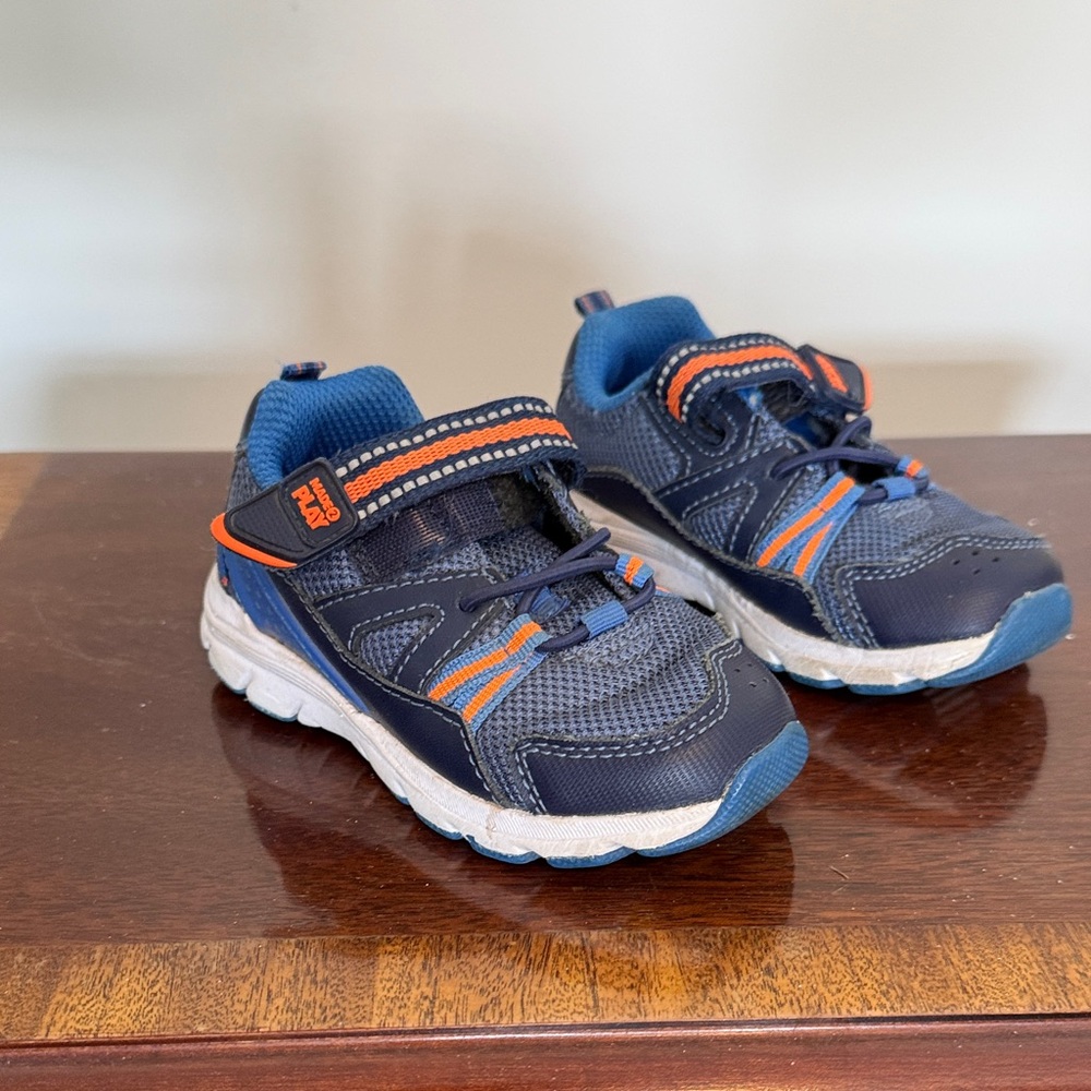 Striderite Navy and Orange Athletic Shoes